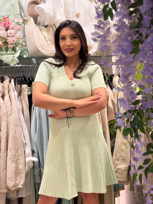 Rochie cu nasturi aurii si buzunare decorative elegante [3]