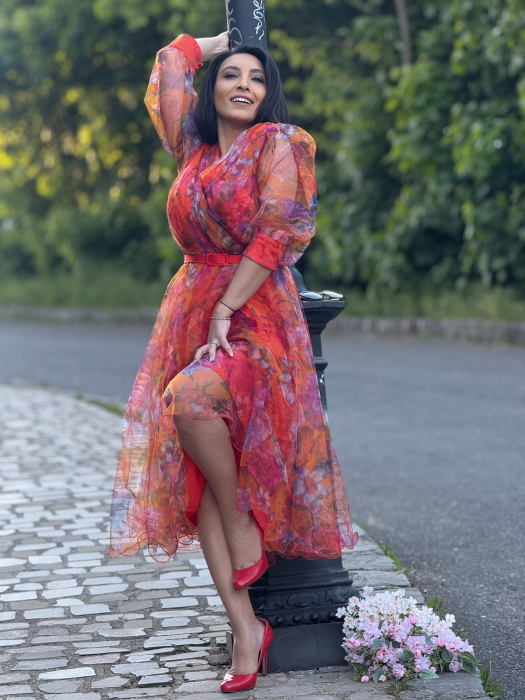 Rochie din tulle pe fond portocaliu [6]