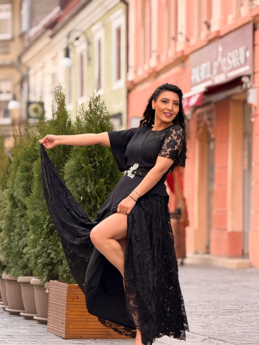 Rochie eleganta cu design asimetric si dantela [6]