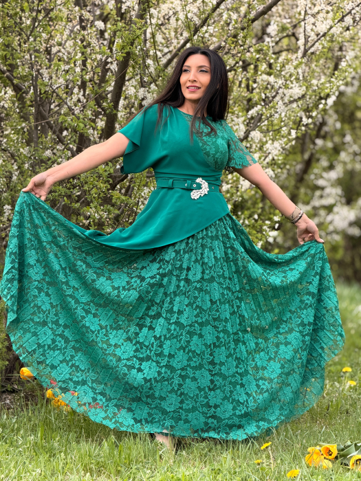 Rochie eleganta cu design asimetric si dantela [3]