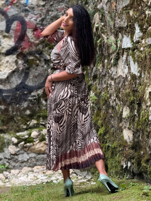 Rochie eleganta in V cu print zebra [5]