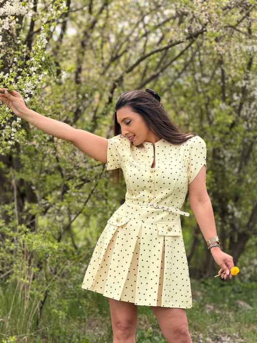 Rochie galbena cu buline negre si curea in talie [9]