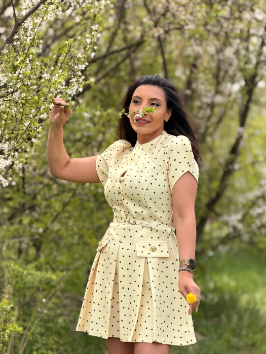 Rochie galbena cu buline negre si curea in talie [8]