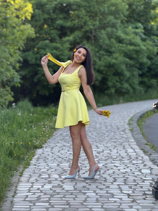 Rochie galbena cu fundita pe umar [3]