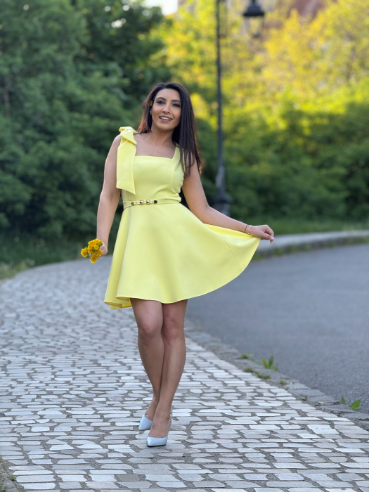 Rochie galbena cu fundita pe umar [4]
