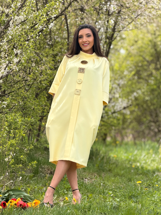 Rochie lejera cu nasturi aurii decorativi [4]