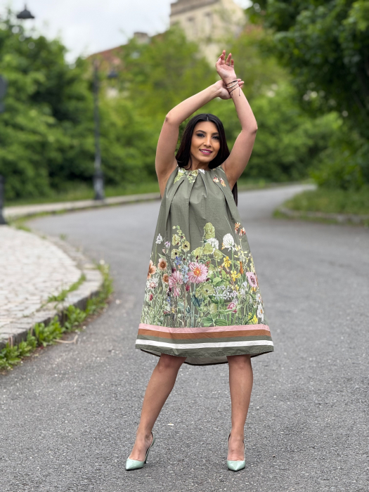 Rochie lejera fara maneci cu imprimeu floral [2]