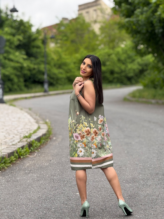 Rochie lejera fara maneci cu imprimeu floral [4]