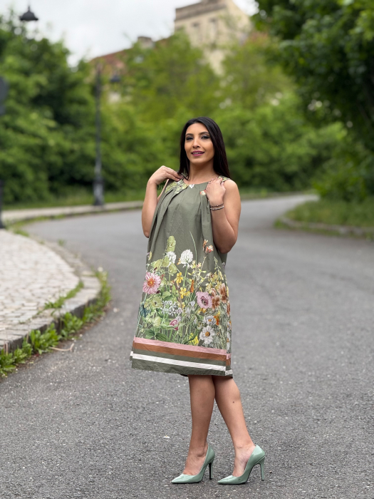 Rochie lejera fara maneci cu imprimeu floral [3]