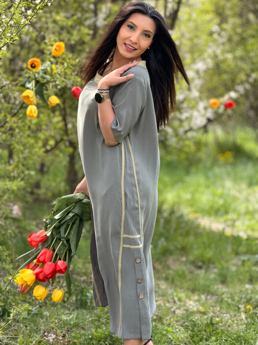 Rochie lejera si detalii decorative cu nasturi [2]