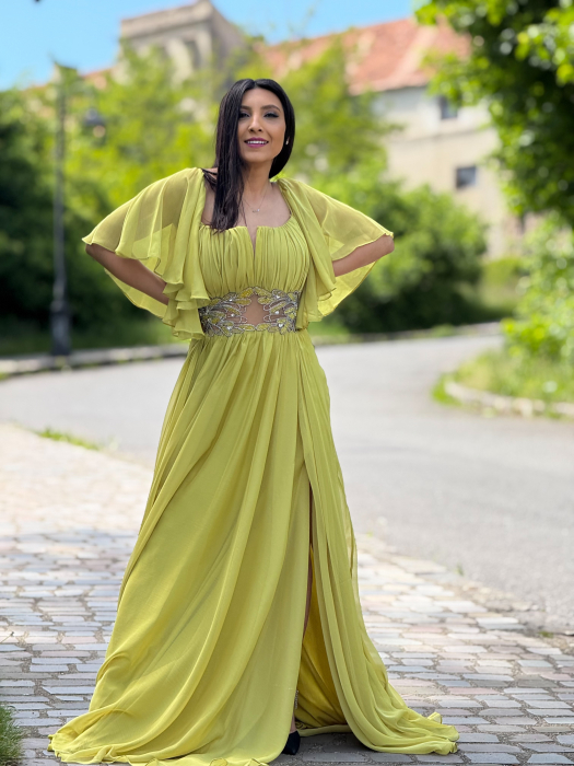Rochie lunga cu detaliu in talie [3]