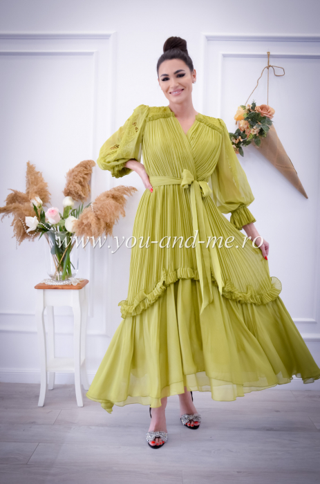 Rochie lunga cu maneca brodata [7]