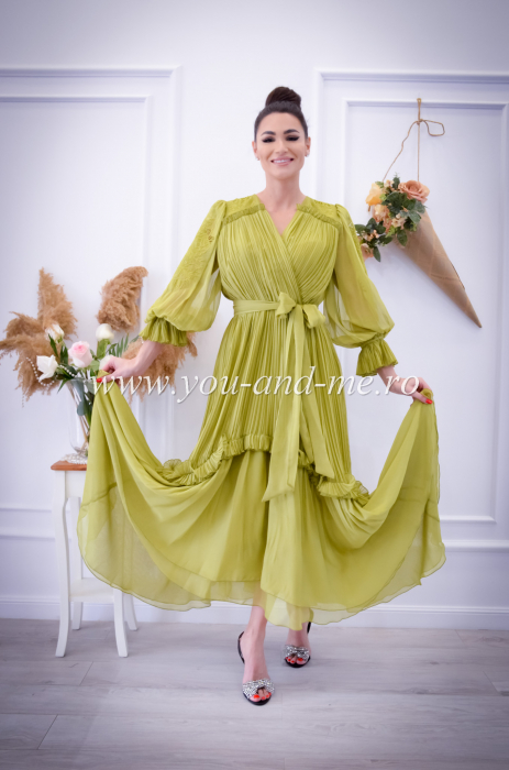 Rochie lunga cu maneca brodata [2]