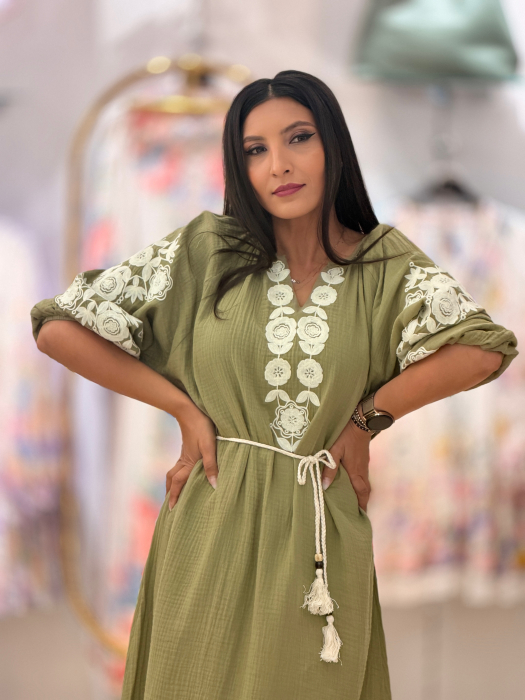 Rochie lunga kaki cu broderie florala alba [6]
