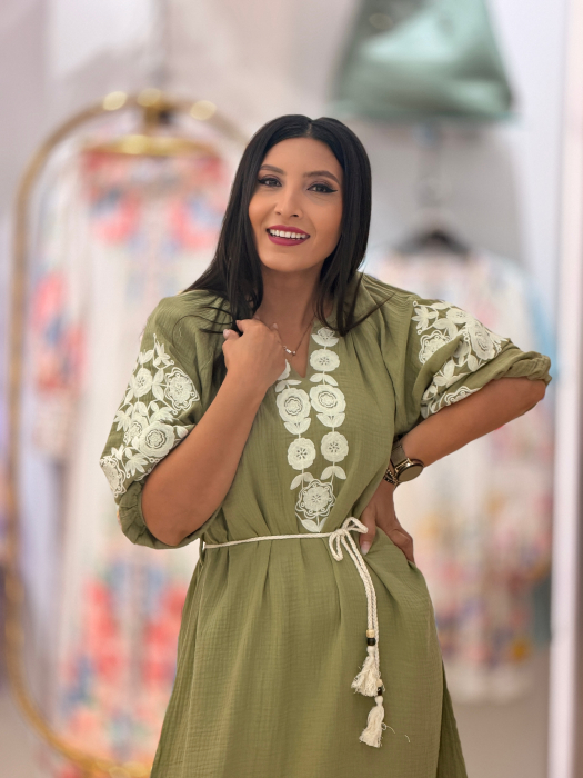 Rochie lunga kaki cu broderie florala alba [7]