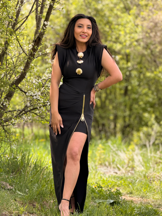 Rochie lunga neagra cu nasturi si fermoar decorativ [5]