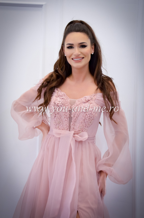 Rochie lunga roz din tull cu broderie [2]