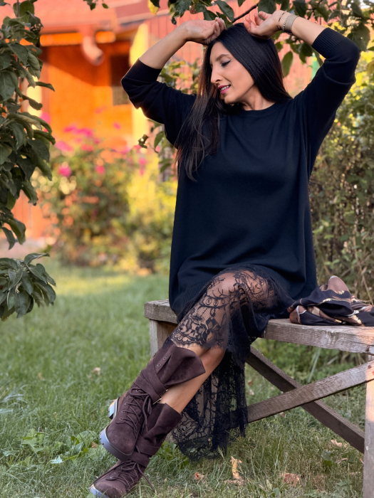 Rochie lunga tricotata cu dantela in partea de jos [4]