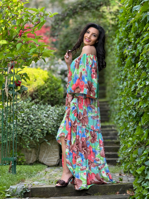 Rochie lunga vaporoasa cu umeri goi si print tropical [4]