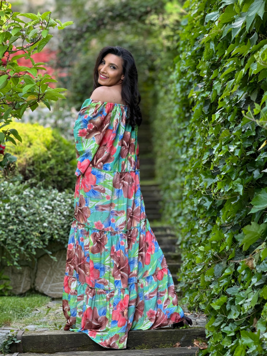 Rochie lunga vaporoasa cu umeri goi si print tropical [5]