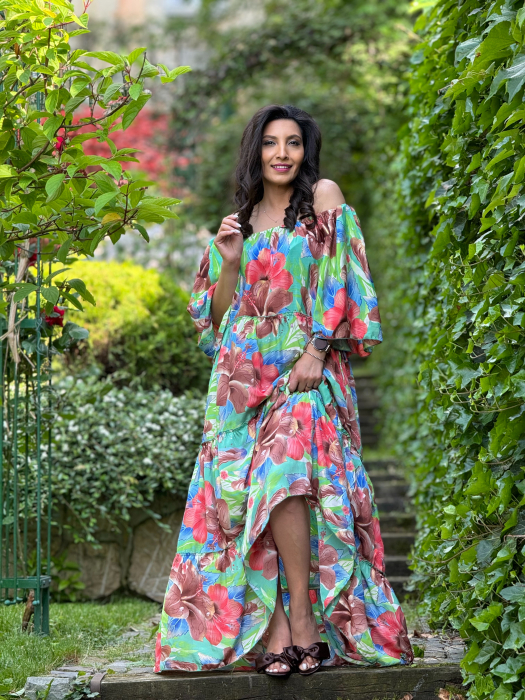 Rochie lunga vaporoasa cu umeri goi si print tropical [3]
