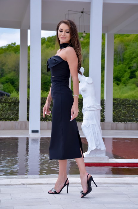Rochie neagra cu funda la piept [4]