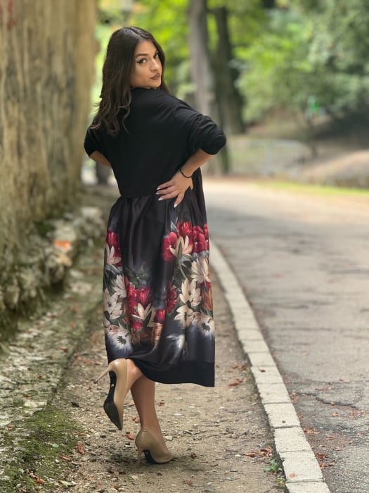 Rochie neagra cu imprimeu flori rosii [4]
