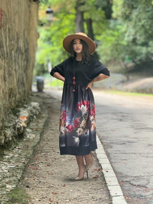 Rochie neagra cu imprimeu flori rosii [3]