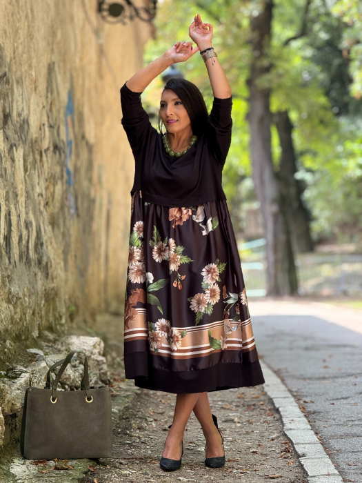 Rochie neagra cu imprimeu margarete [2]