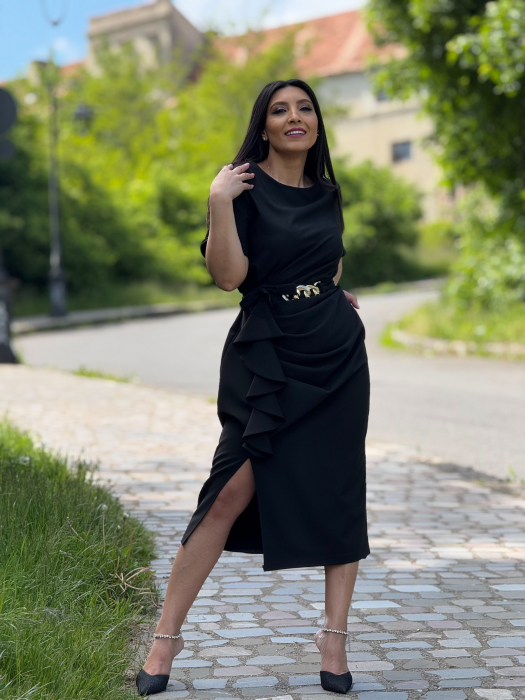 Rochie neagra cu volanas pe picior si detaliu in talie [3]