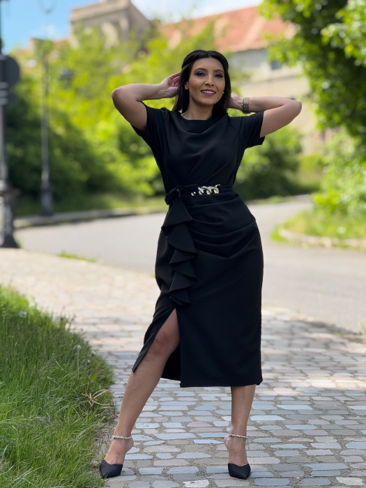 Rochie neagra cu volanas pe picior si detaliu in talie [2]