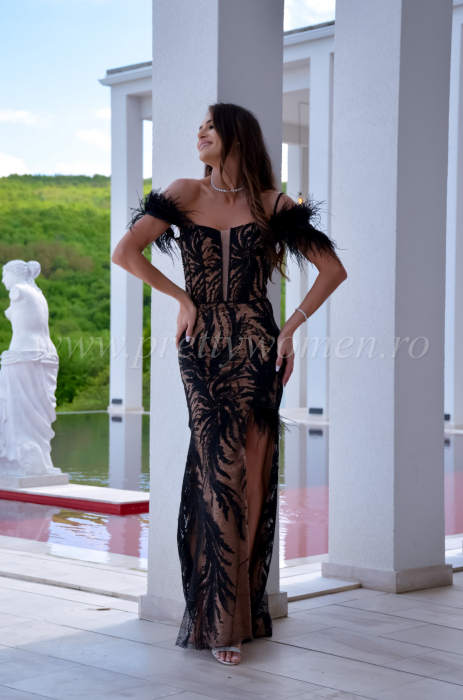 Rochie neagra din dantela cu pene si snur la spate [4]