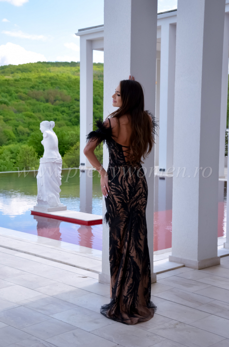 Rochie neagra din dantela cu pene si snur la spate [5]