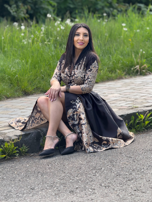 Rochie petrecuta cu detaliu floral [5]