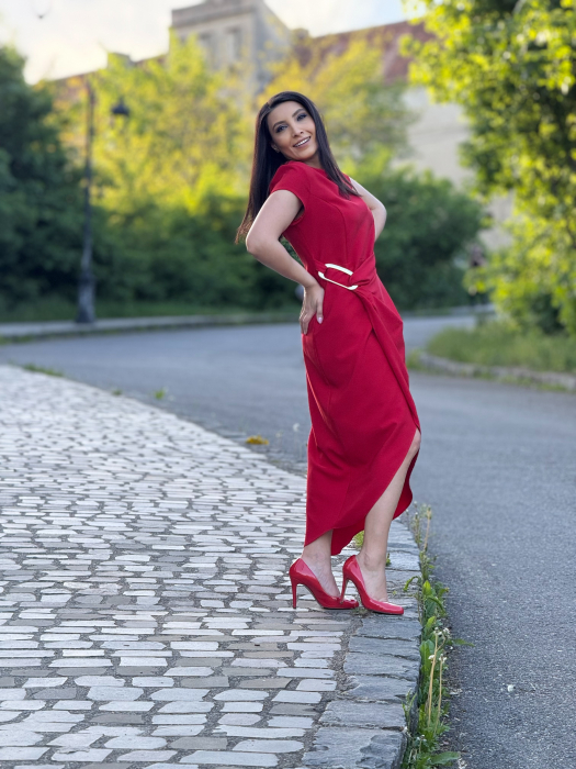 Rochie rosie cu detaliu auriu in talie [9]