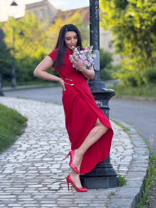 Rochie rosie cu detaliu auriu in talie [3]