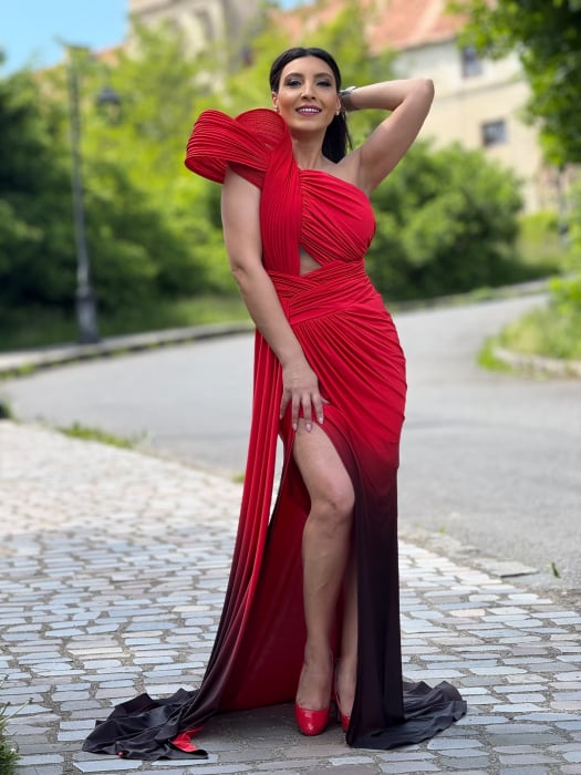 Rochie rosie cu detaliu pe umar [6]
