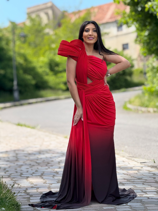 Rochie rosie cu detaliu pe umar [5]