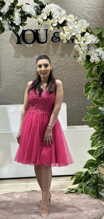 Rochie roz cu dantela si pietricele aplicate [2]