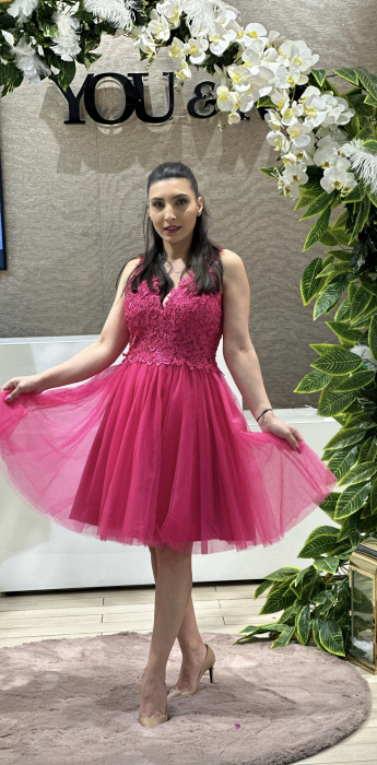 Rochie roz cu dantela si pietricele aplicate [4]
