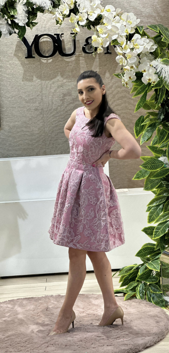 Rochie roz si aplicatie din dantela [3]