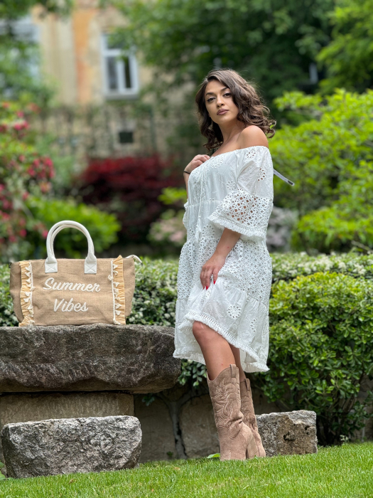 Rochie scurta cu broderie [2]