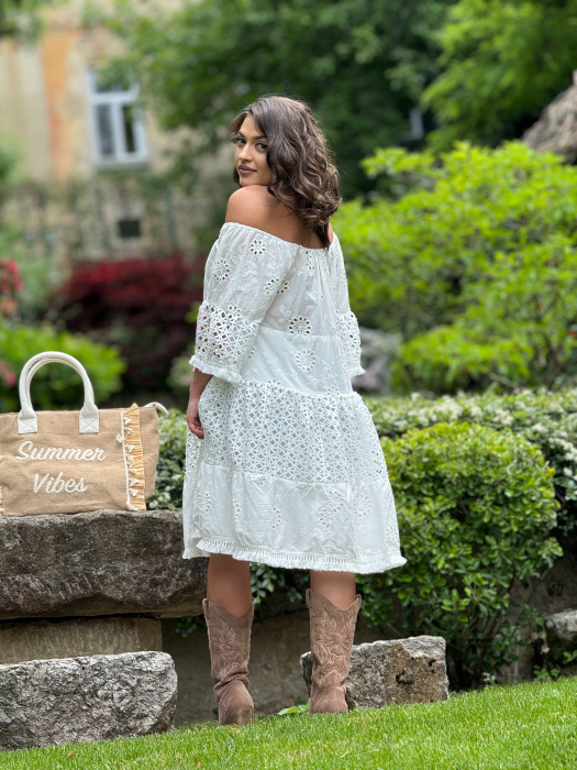 Rochie scurta cu broderie [5]