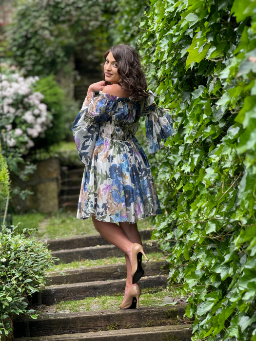 Rochie scurta cu elastic si imprimeu flori albastre [4]