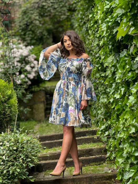 Rochie scurta cu elastic si imprimeu flori albastre [3]