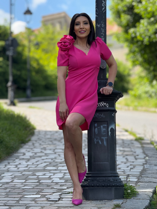 Rochie scurta cu floare in piept [7]