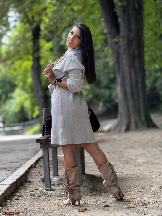 Rochie tricotata cu cordon si brosa [4]