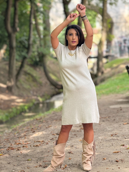 Rochie tricotata cu detaliu lantisor [2]