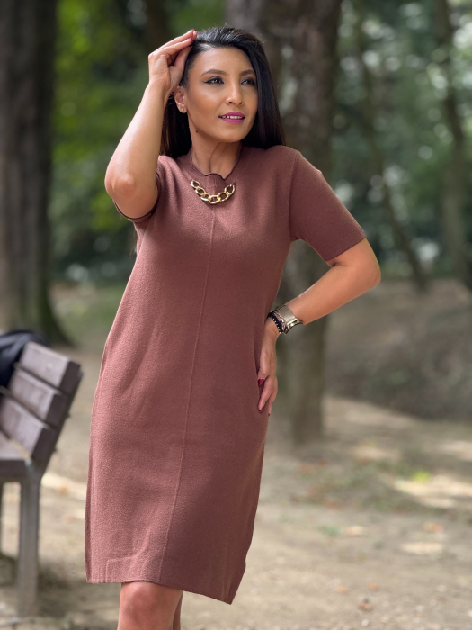 Rochie tricotata cu detaliu lantisor [5]