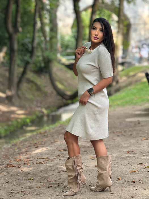 Rochie tricotata cu detaliu lantisor [3]
